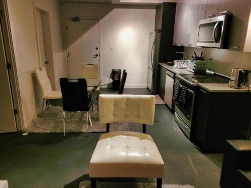 Furnished 1 Bedroom In East Village By Signature Suites Ltd Calgary Ngoại thất bức ảnh